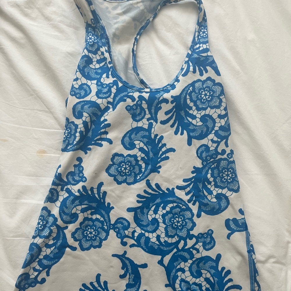 Lululemon tank top